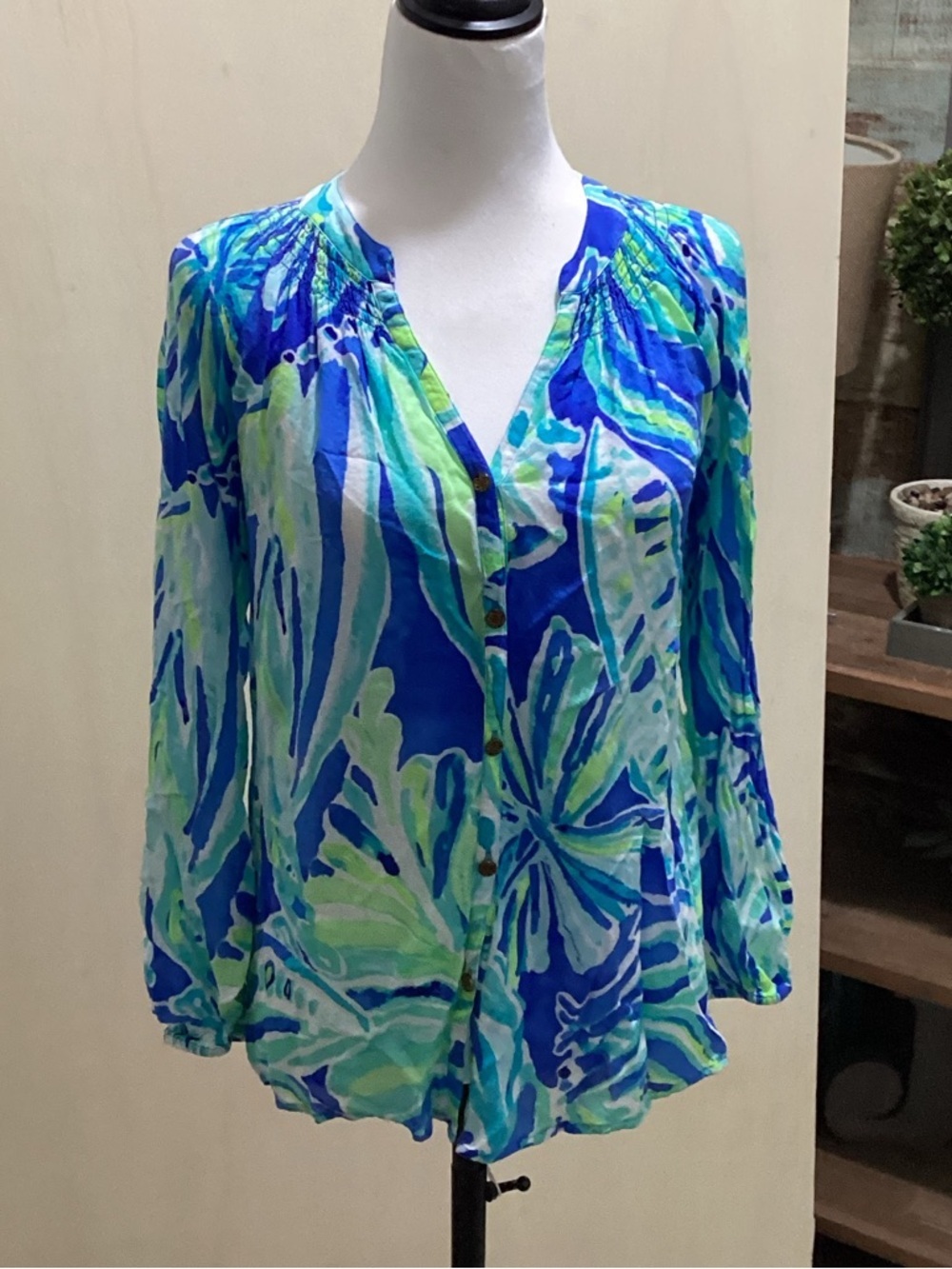 Lilly Pulitzer Blue Beckon Palm Passage Tropical Elsa Button Down Top XS, Beachy